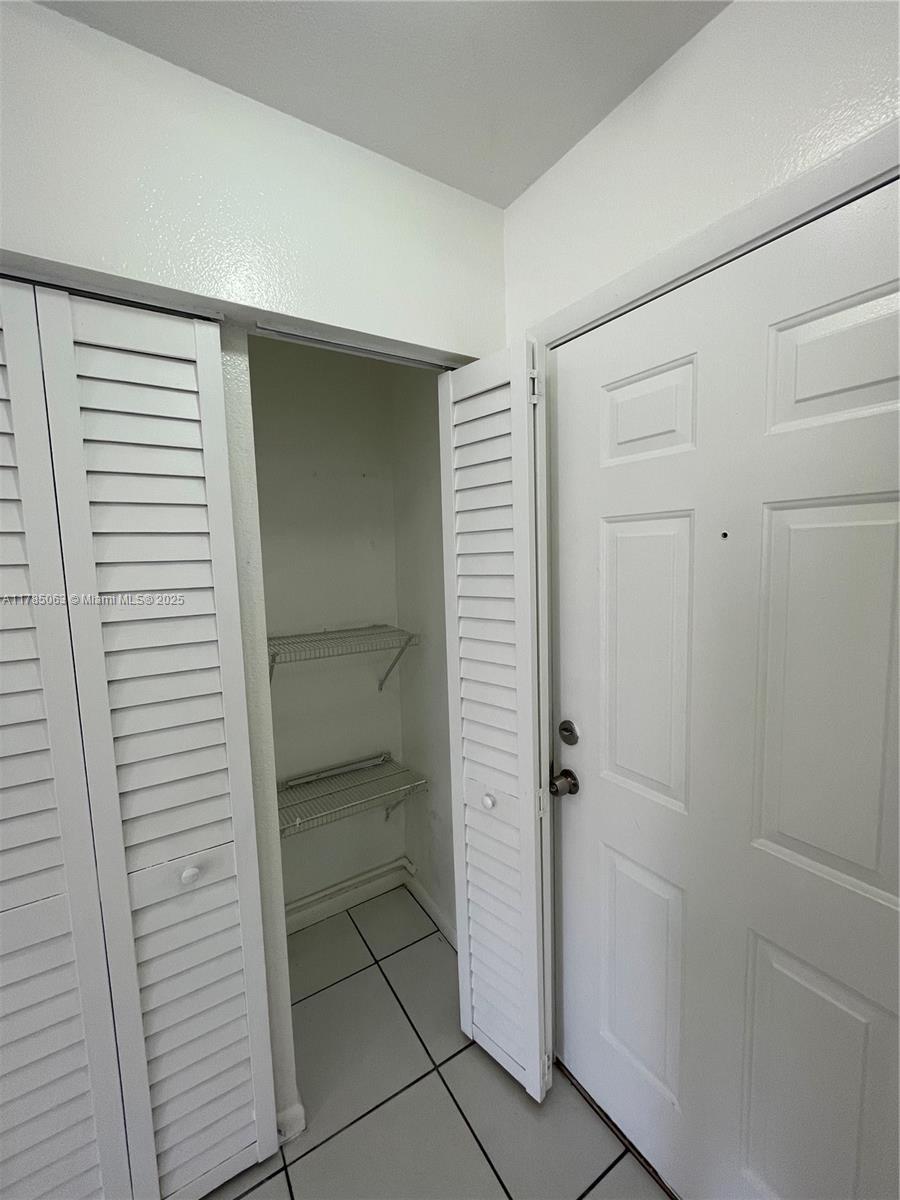 3200 San Remo Cir 3200 Property Photo 5
