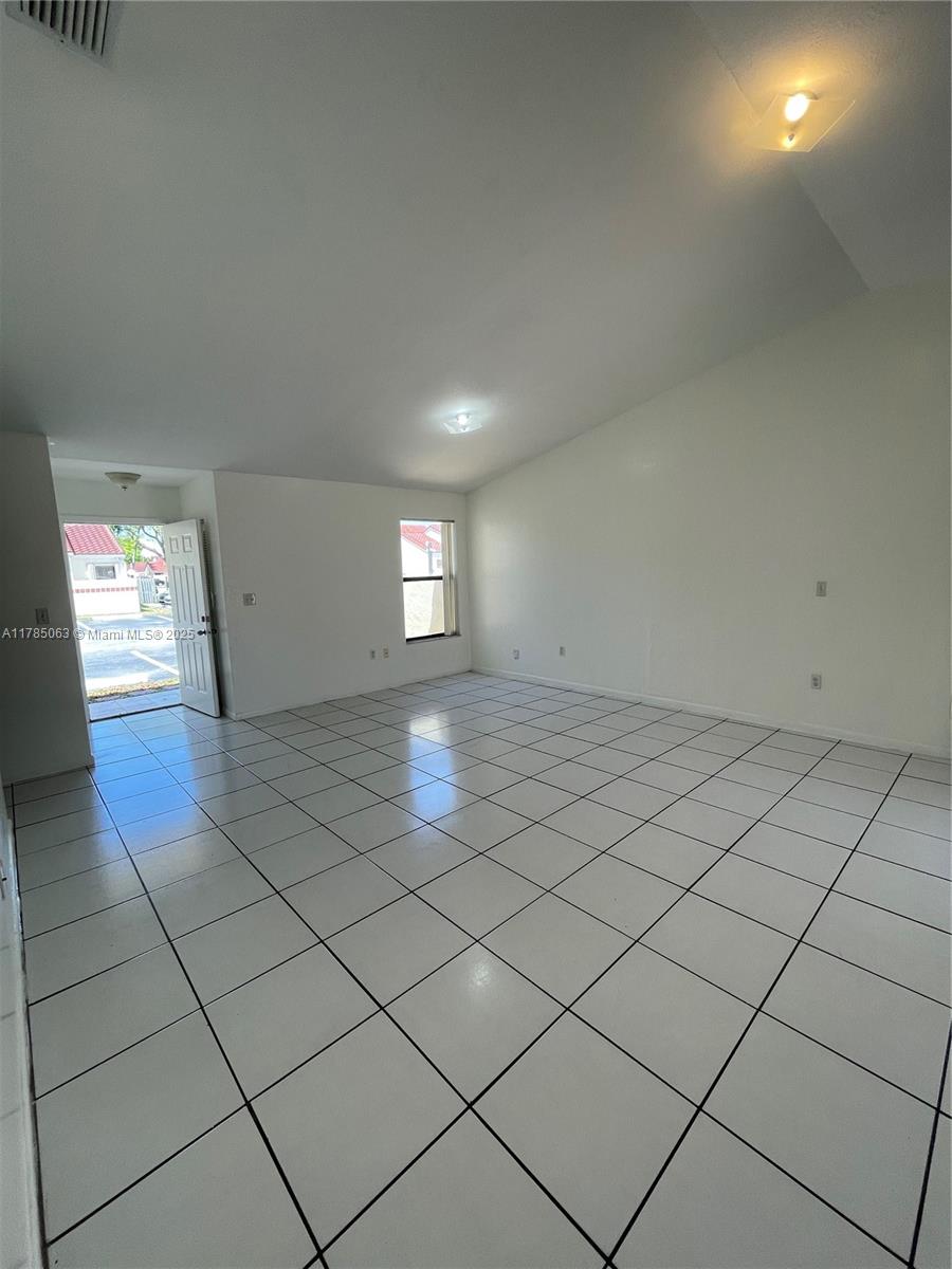 3200 San Remo Cir 3200 Property Photo 7