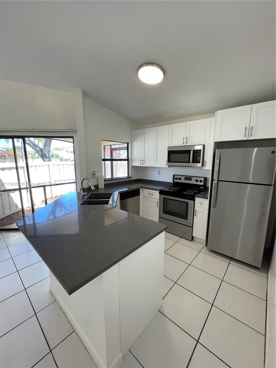 3200 San Remo Cir 3200 Property Photo 14