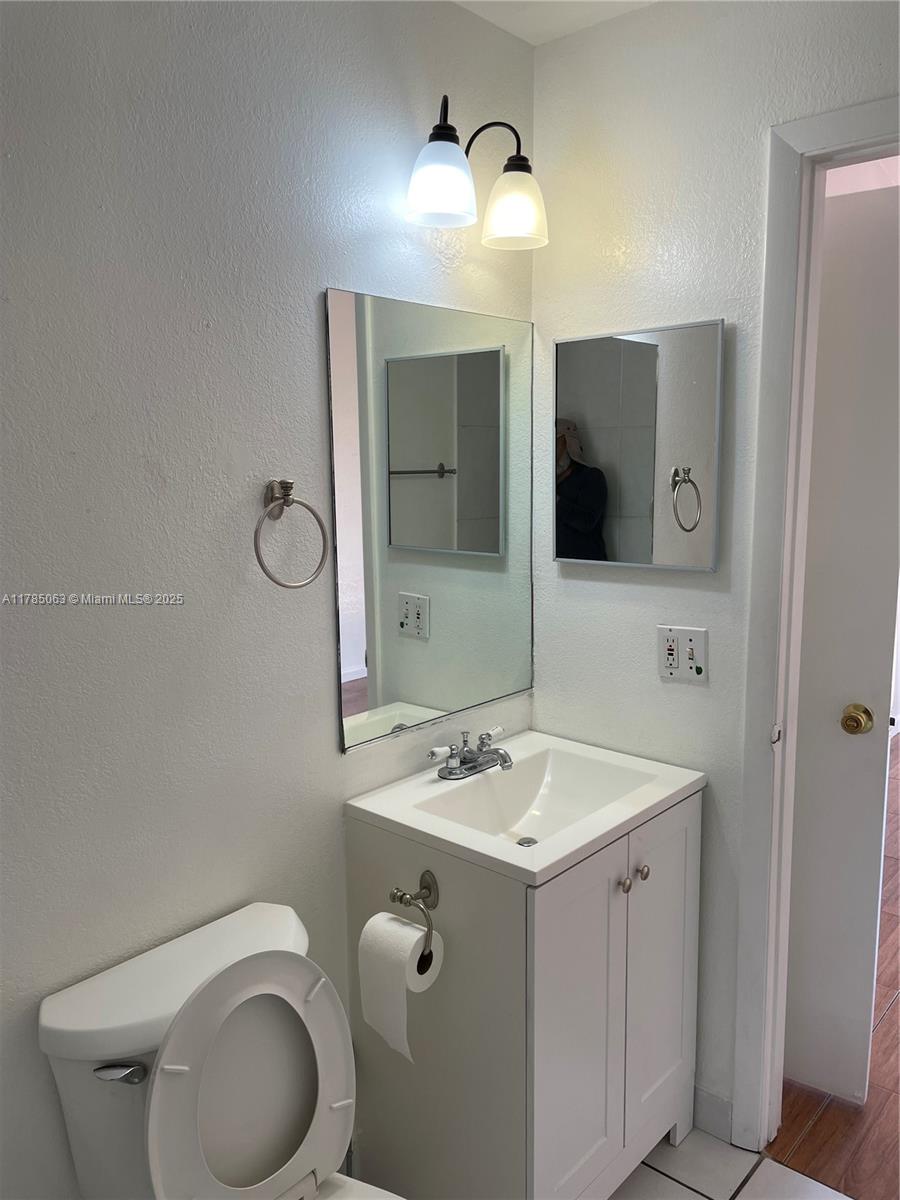 3200 San Remo Cir 3200 Property Photo 16