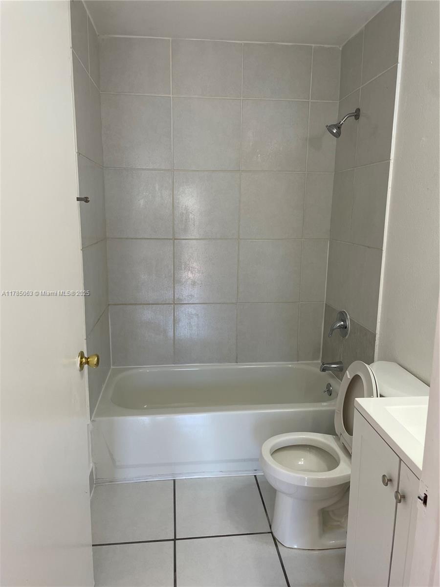 3200 San Remo Cir 3200 Property Photo 17