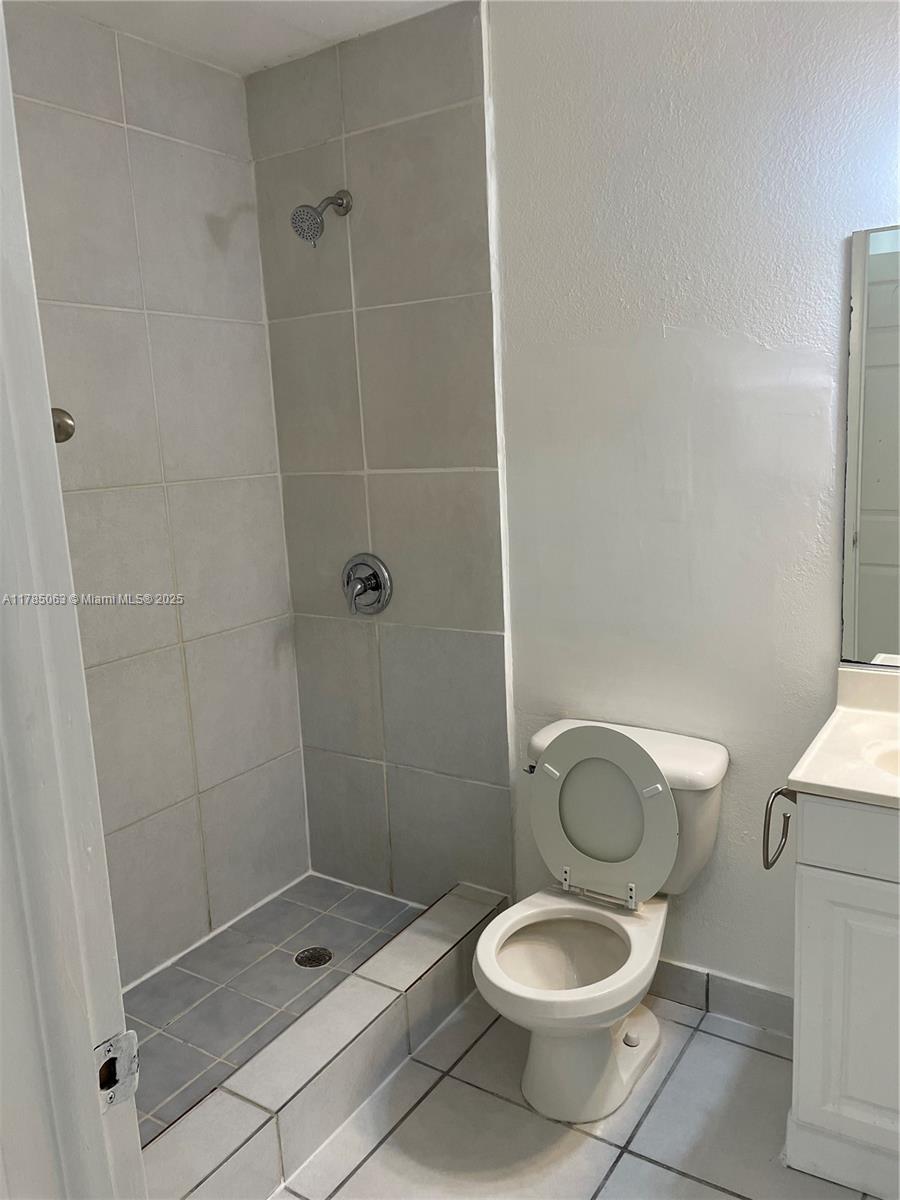 3200 San Remo Cir 3200 Property Photo 28
