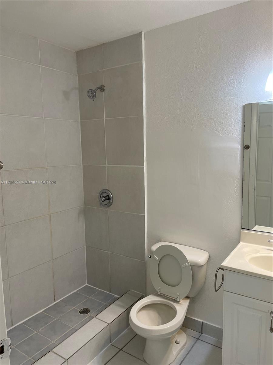 3200 San Remo Cir 3200 Property Photo 29