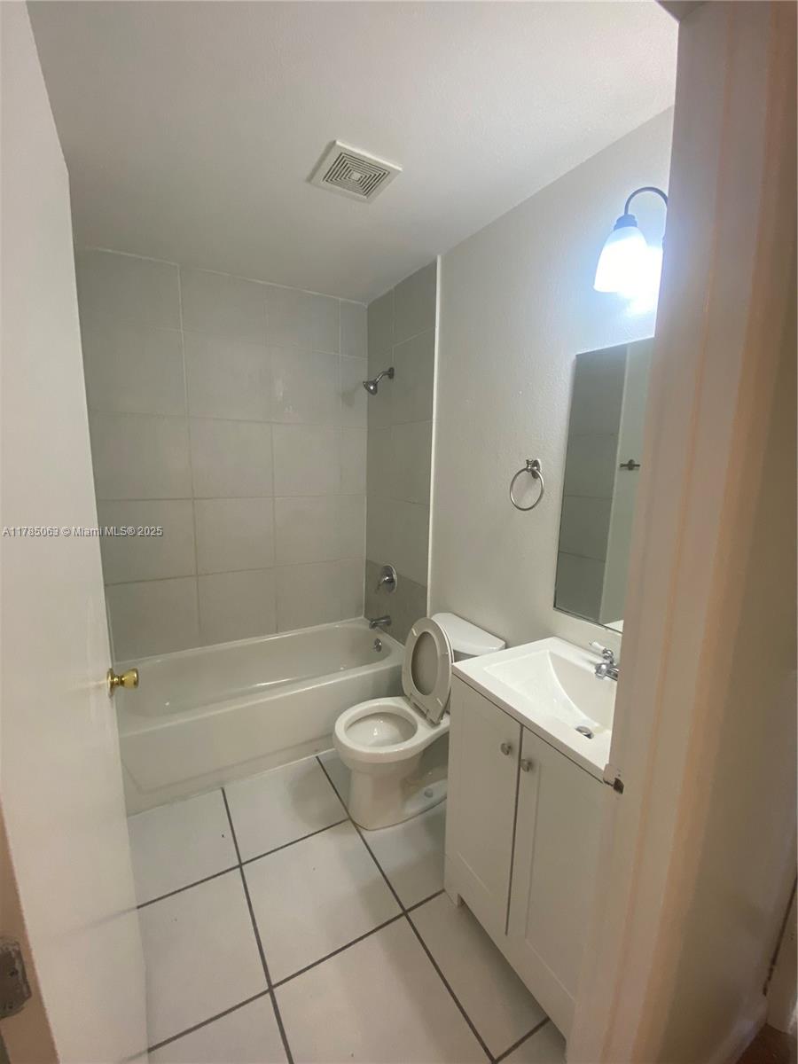 3200 San Remo Cir 3200 Property Photo 64