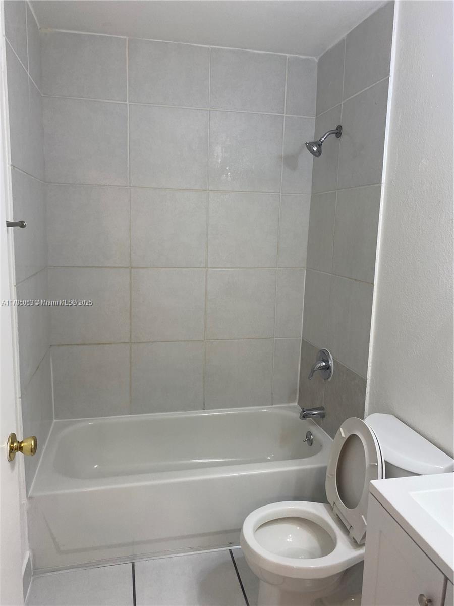 3200 San Remo Cir 3200 Property Photo 65