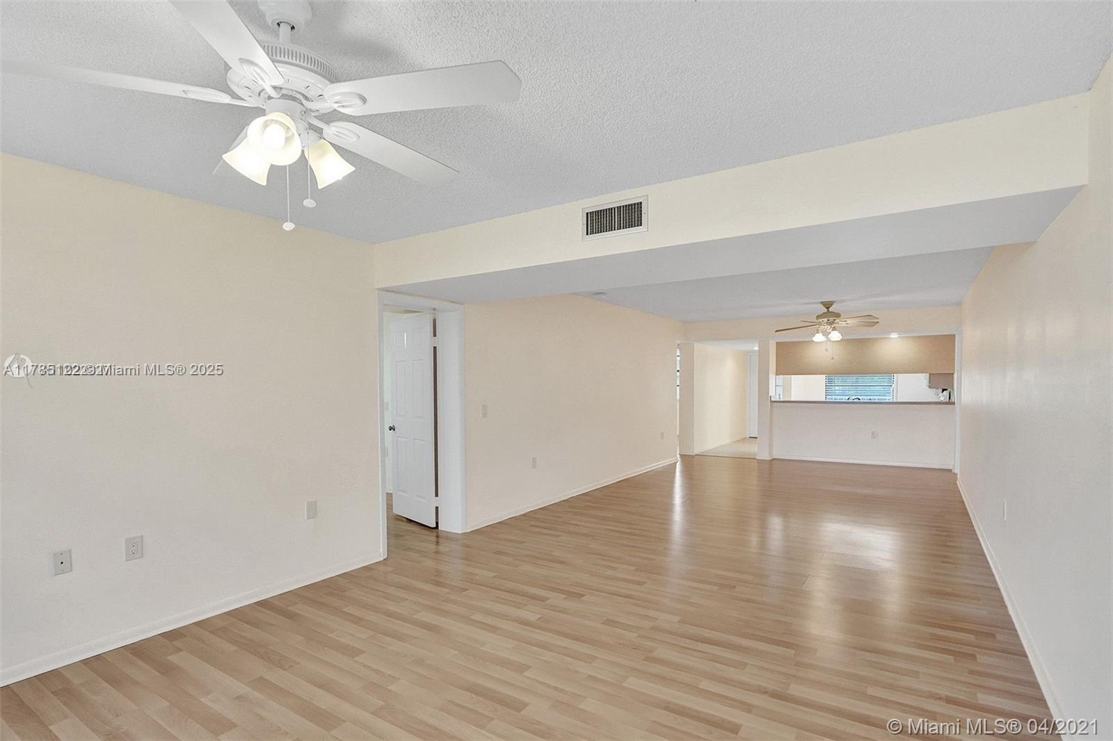 1715 Whitehall Dr 202 Property Photo 6
