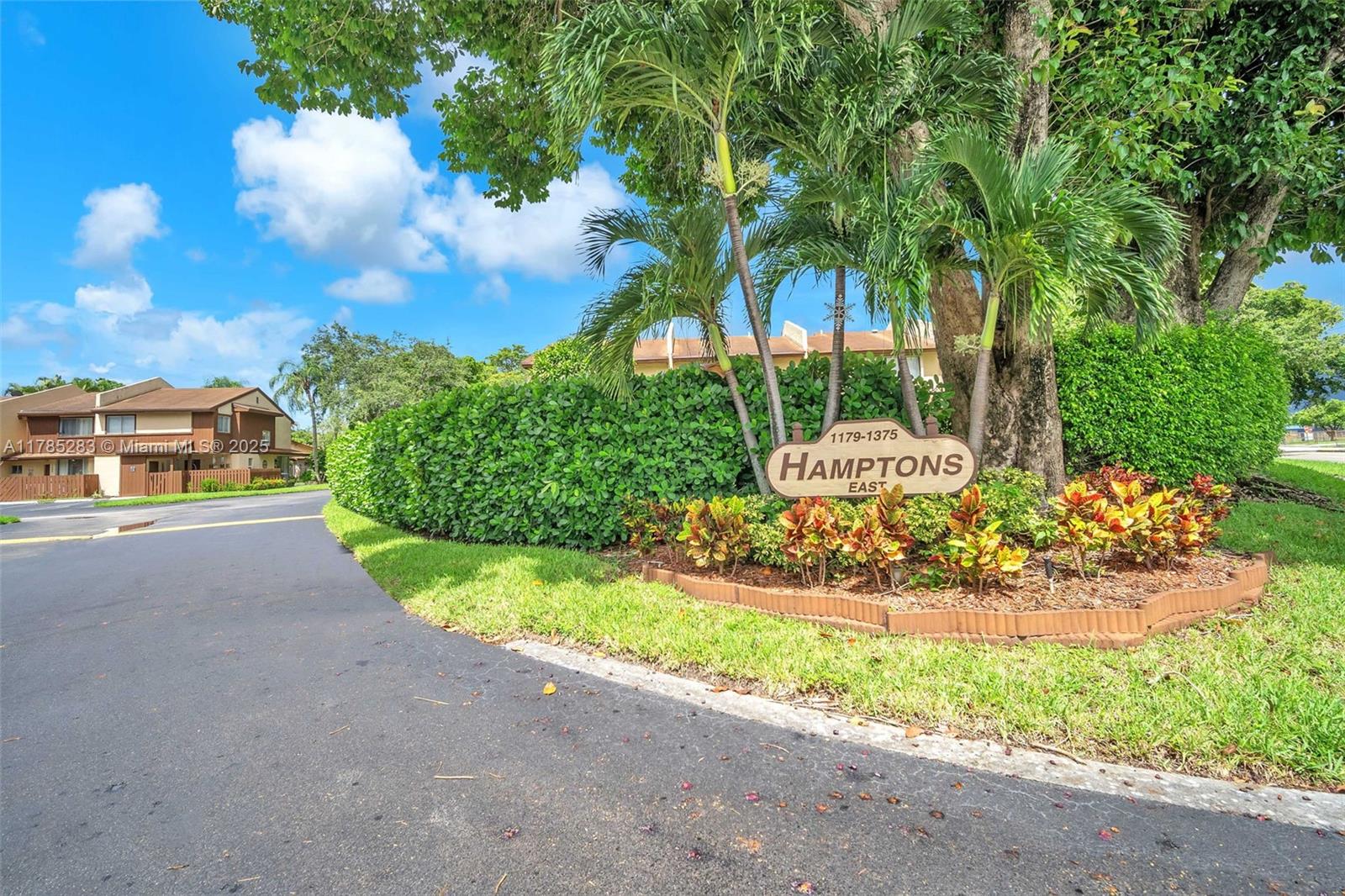 1359 Hampton Blvd Property Photo
