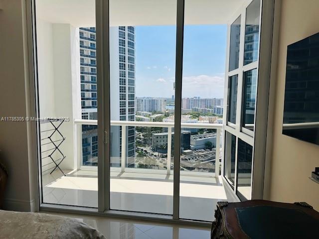 18201 Collins Ave 3407 Property Photo 27