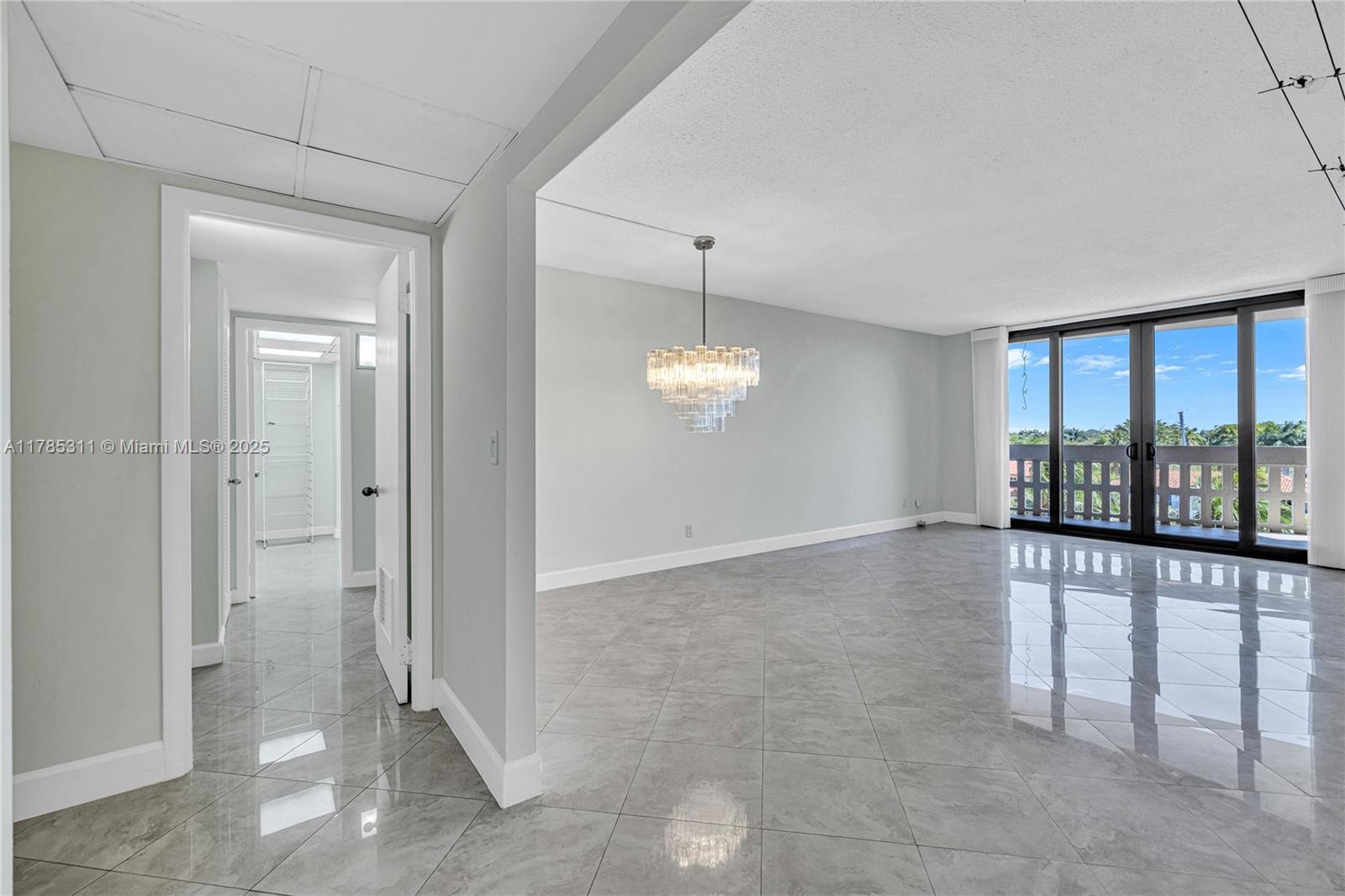 90 Edgewater Dr 624 Property Photo 12