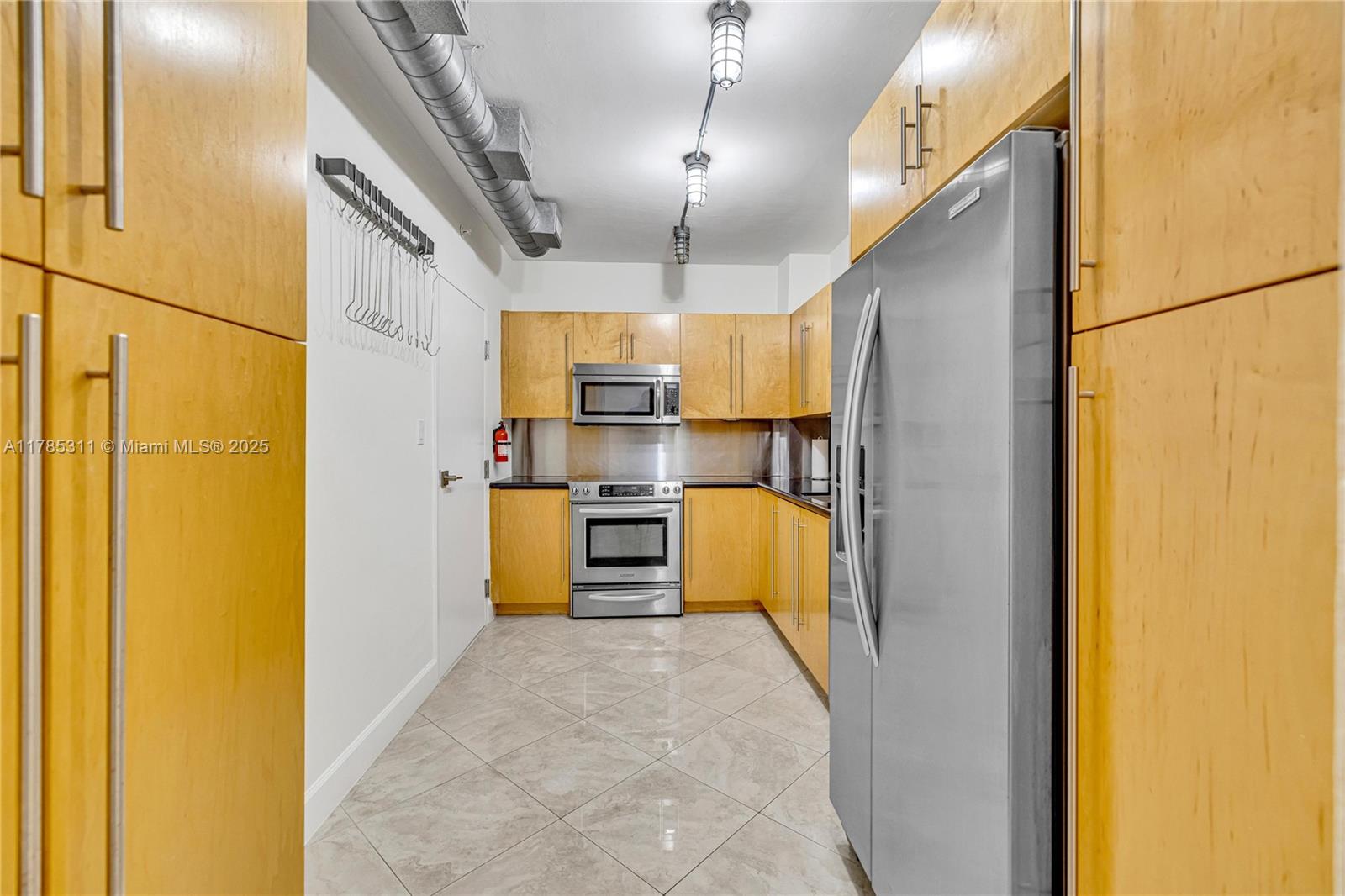 90 Edgewater Dr 624 Property Photo 15