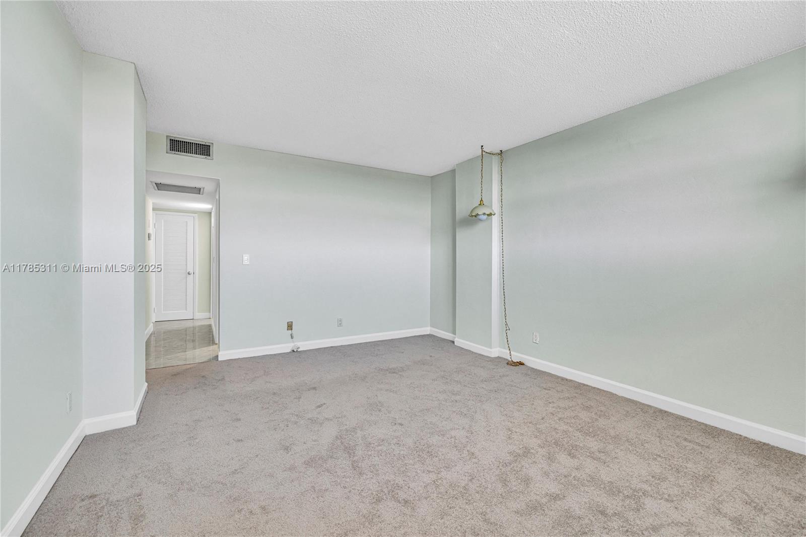 90 Edgewater Dr 624 Property Photo 27