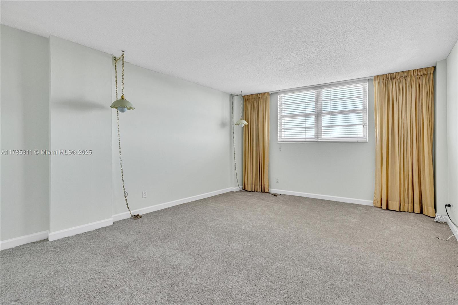 90 Edgewater Dr 624 Property Photo 29