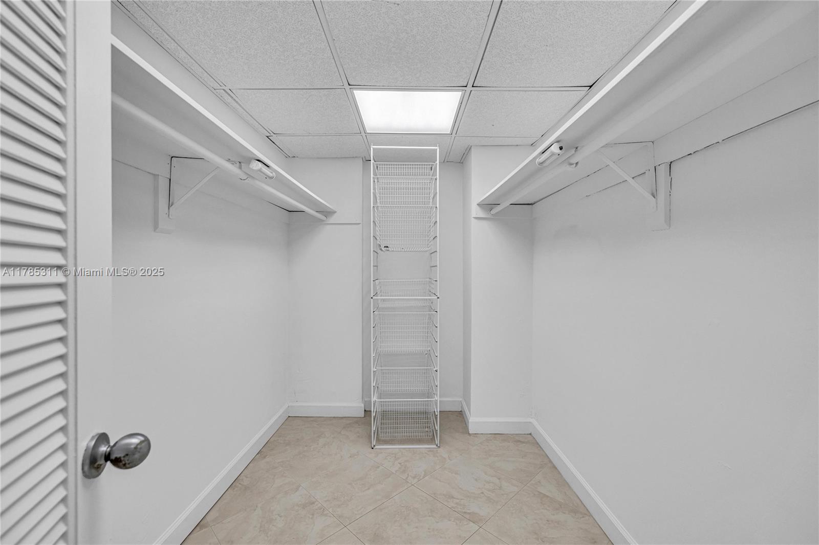 90 Edgewater Dr 624 Property Photo 30