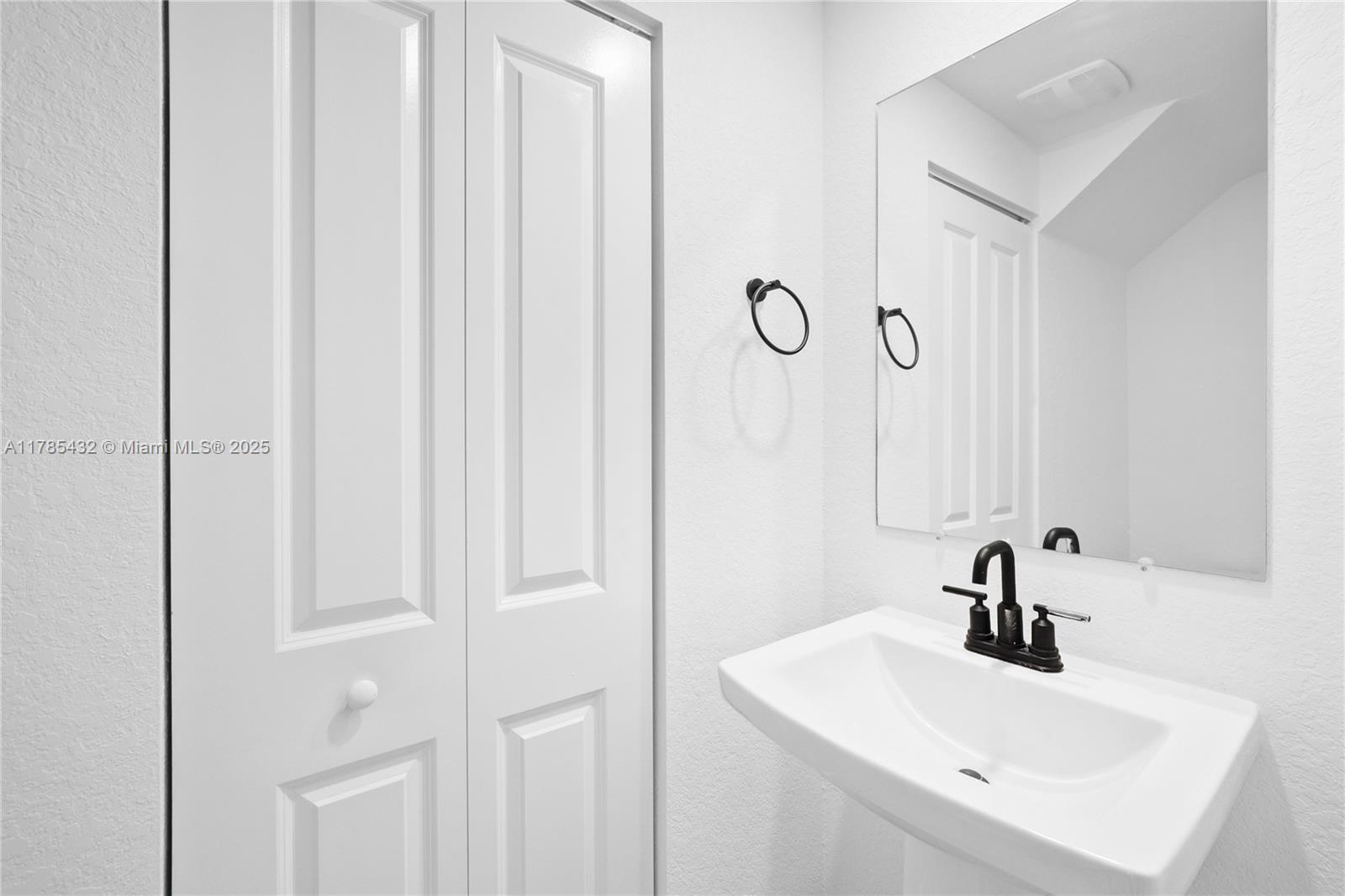 1417 Nw 208th Ter 1417 Property Photo 9