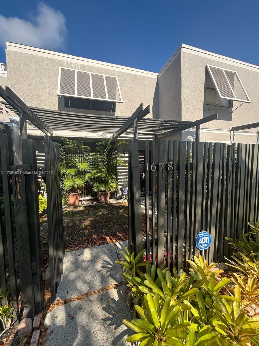 1678 Nw 113th Way Property Photo 2