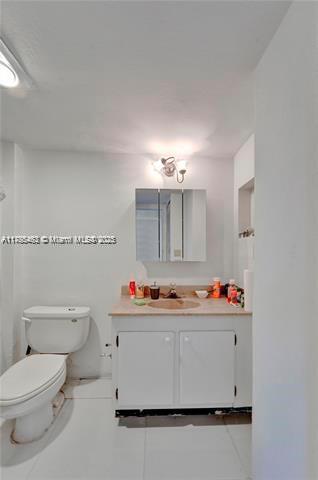 20301 W Country Club Dr 422 Property Photo 14