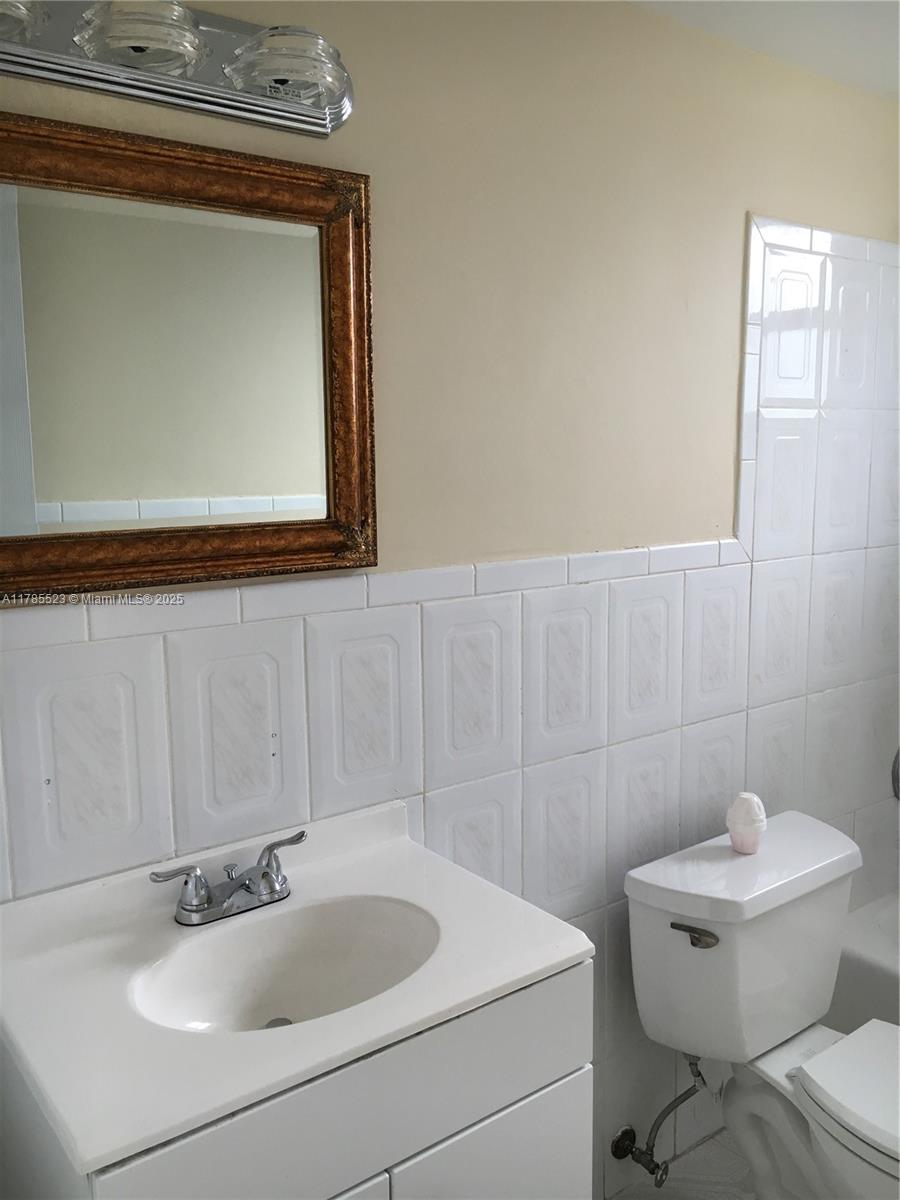 13725 Ne 6th Ave 301 Property Photo 23
