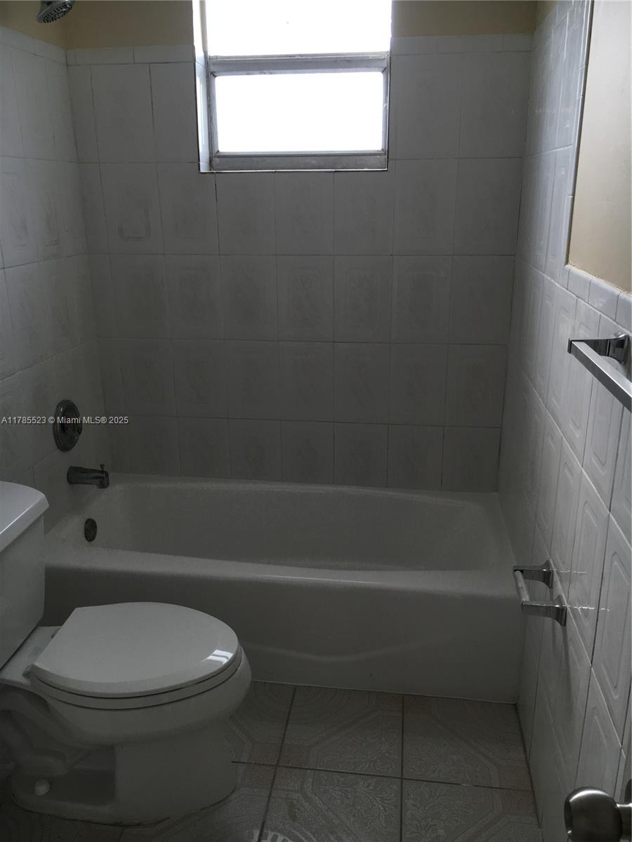 13725 Ne 6th Ave 301 Property Photo 24