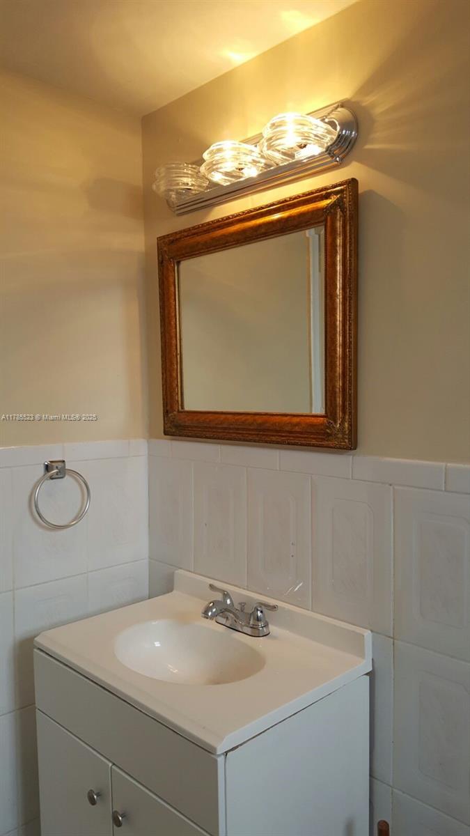 13725 Ne 6th Ave 301 Property Photo 26