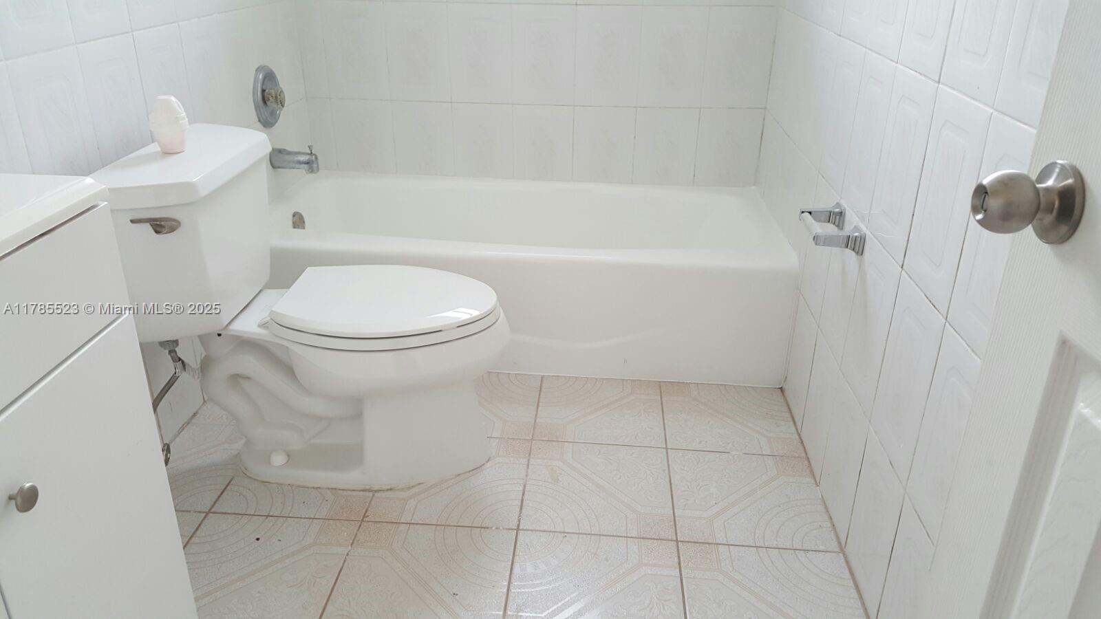 13725 Ne 6th Ave 301 Property Photo 27