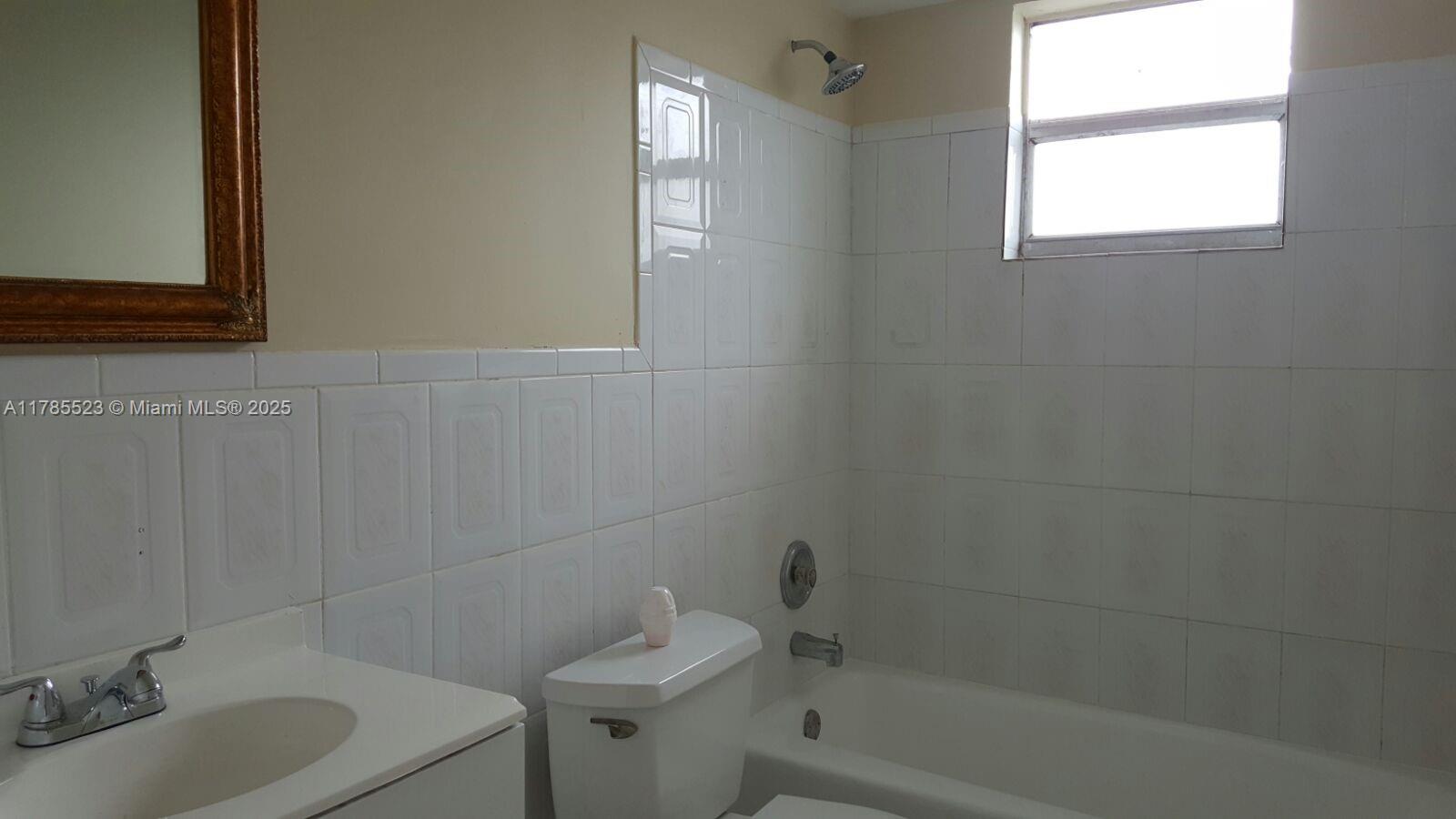 13725 Ne 6th Ave 301 Property Photo 28