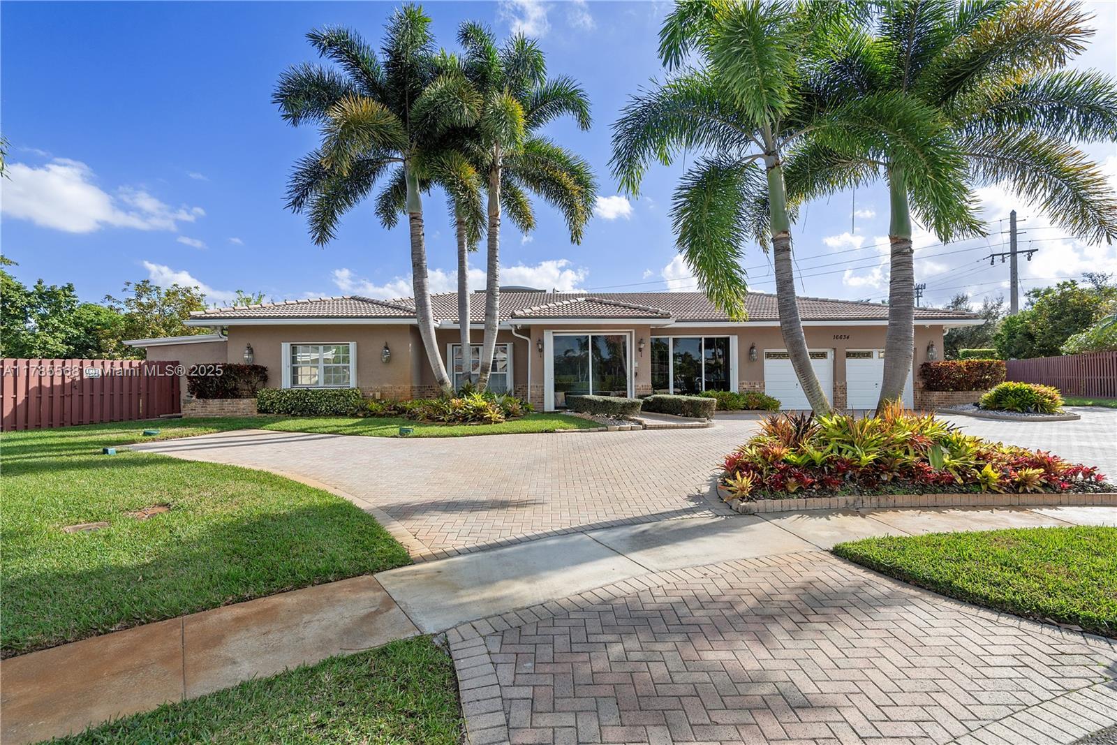 16634 Golfview Dr Property Photo