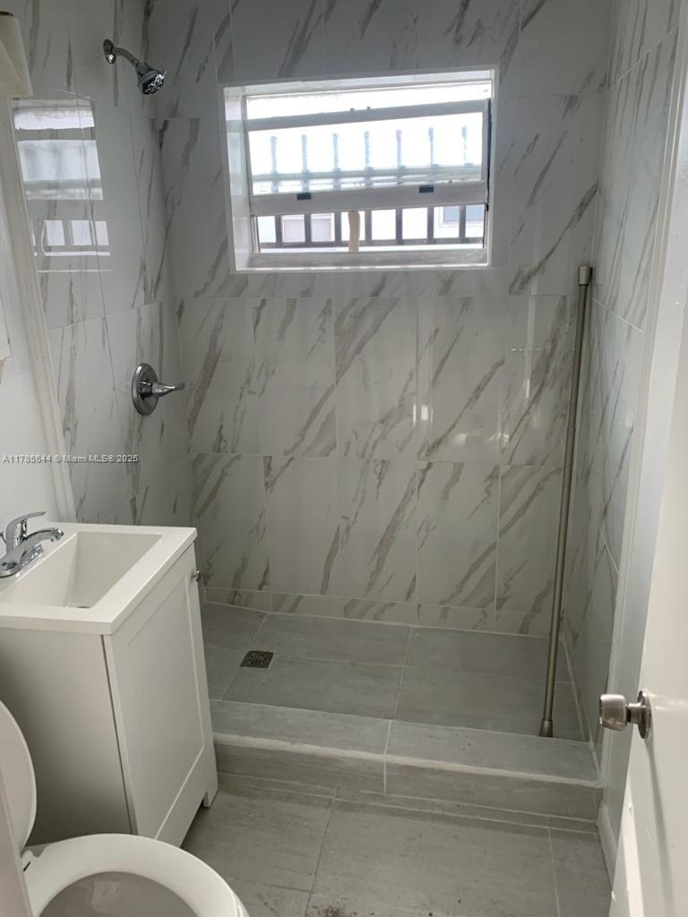 1995 Ne 167th St 2 Property Photo