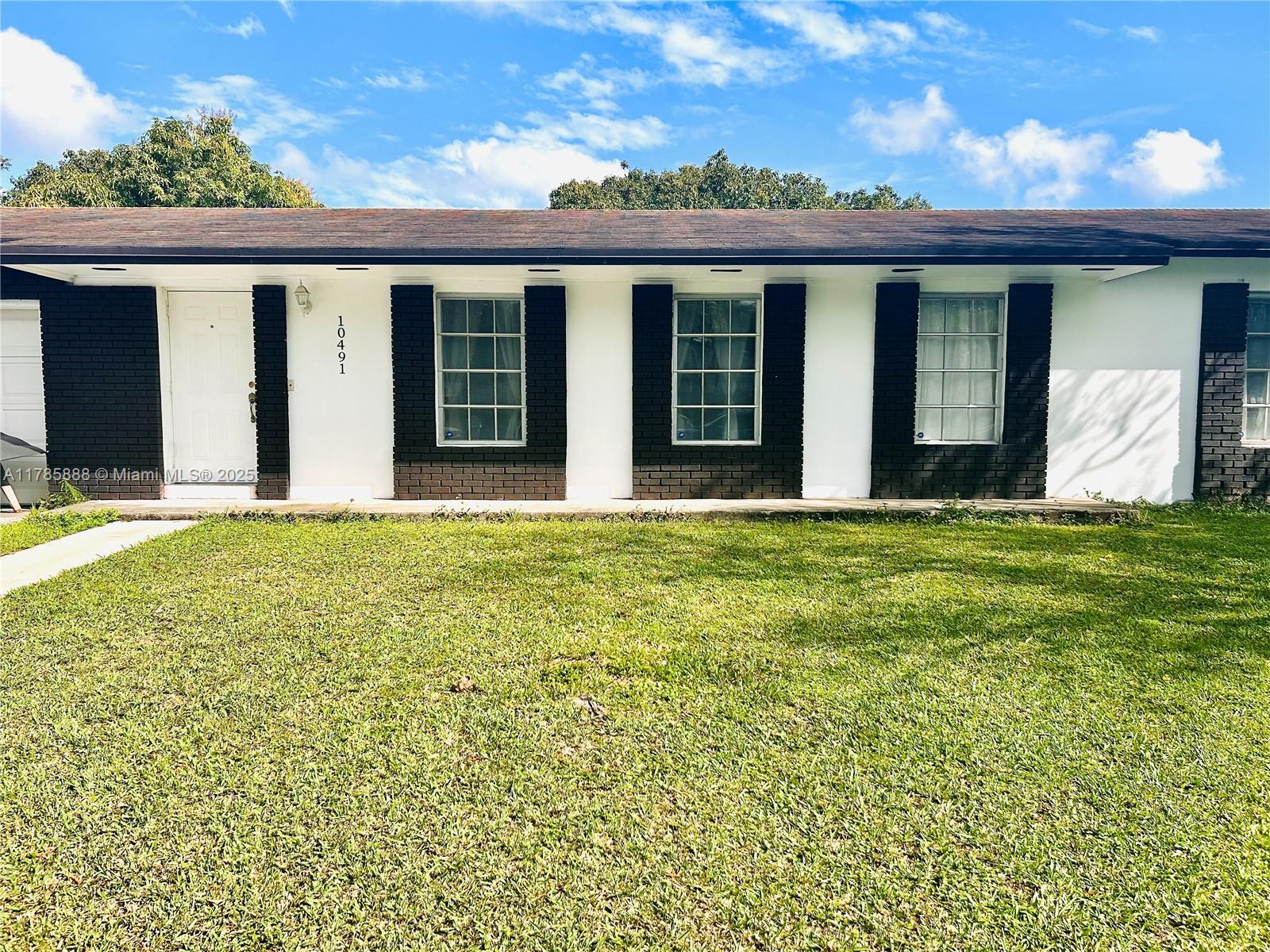 10491 SW 122nd Ct Property Photo 1