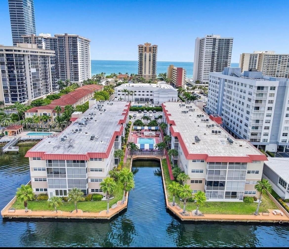 2097 S Ocean Dr 305 Property Photo