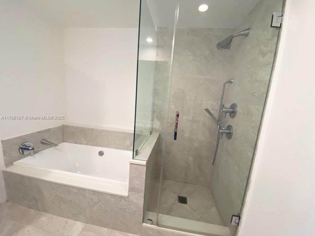 488 Ne 18th St 4905 Property Photo 10