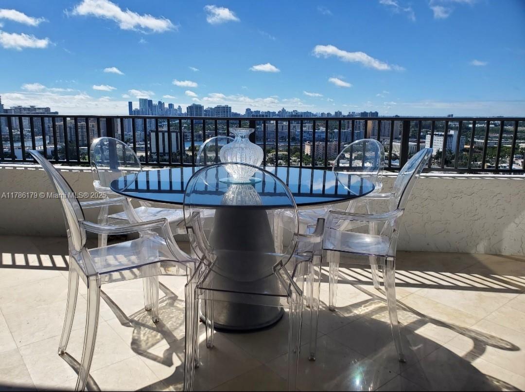 300 Three Islands Blvd Ph5b Property Photo