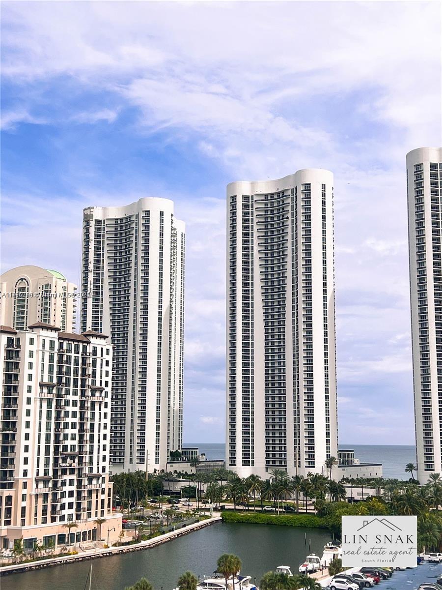 300 Bayview Dr 915