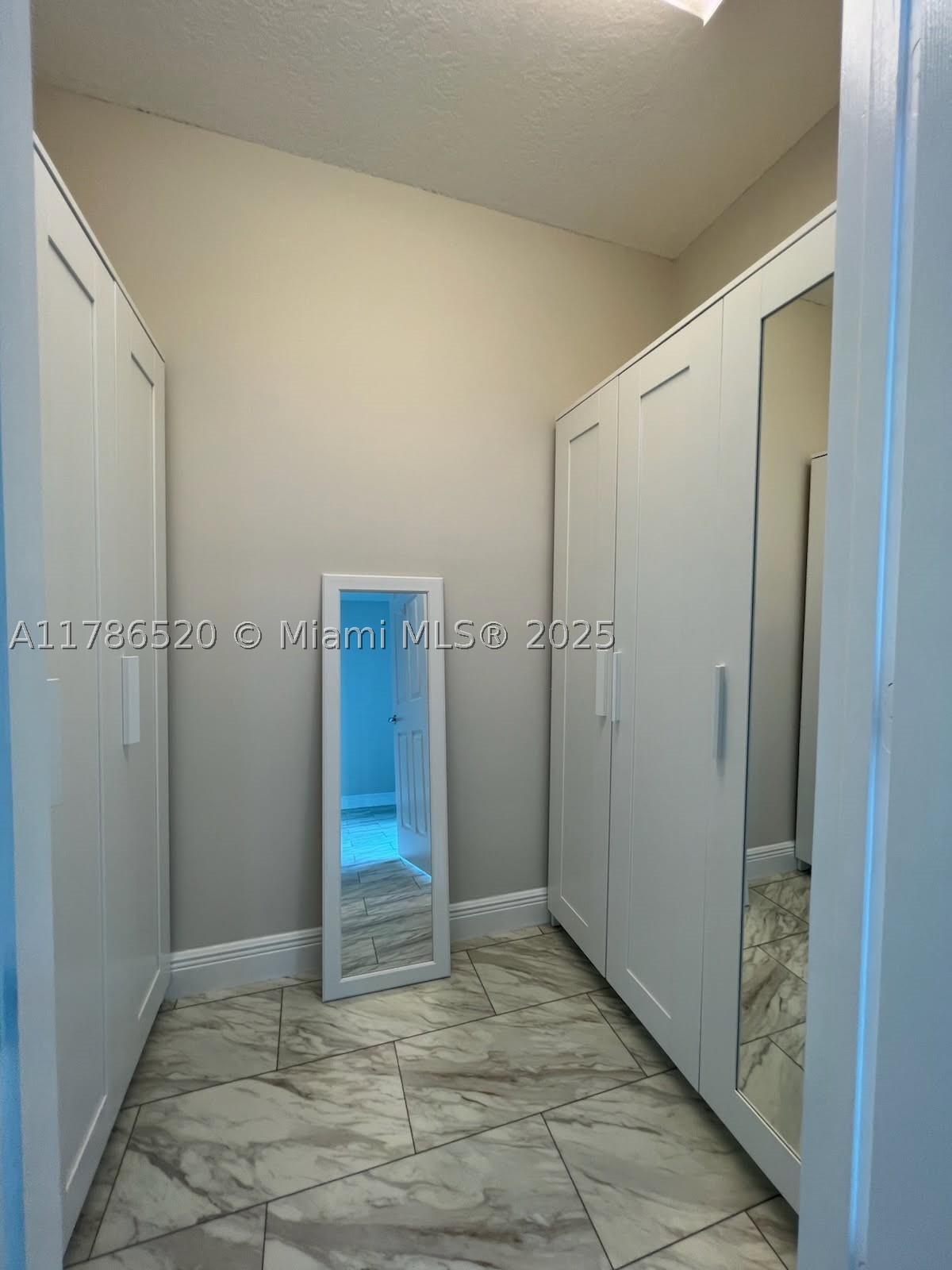3370 Hidden Bay Dr 610 Property Photo 5