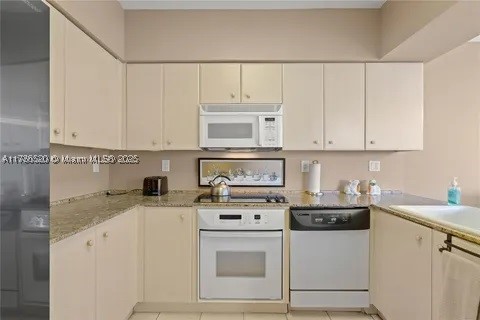 3370 Hidden Bay Dr 610 Property Photo 18