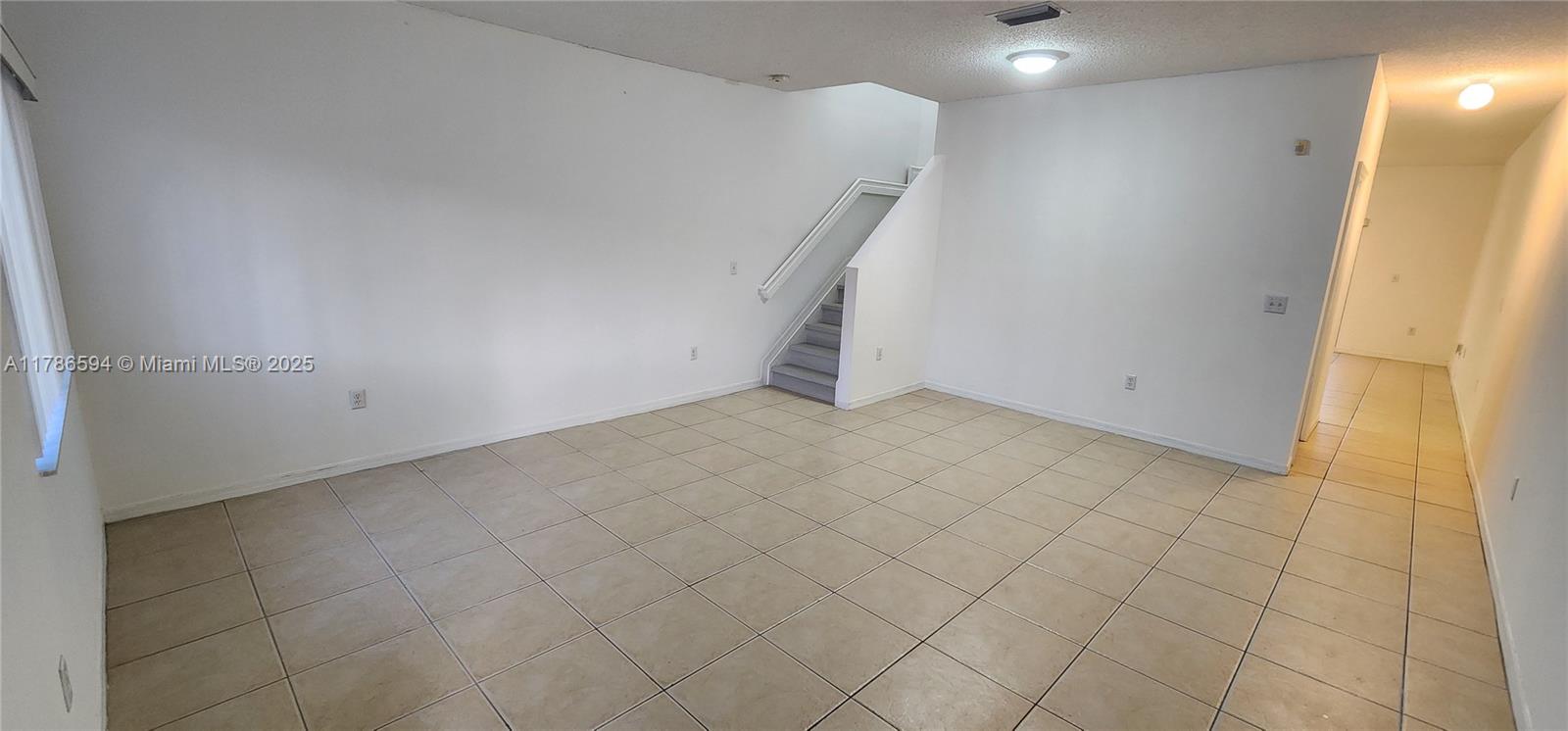 2318 SE 23rd Ter 2318 Property Photo 1