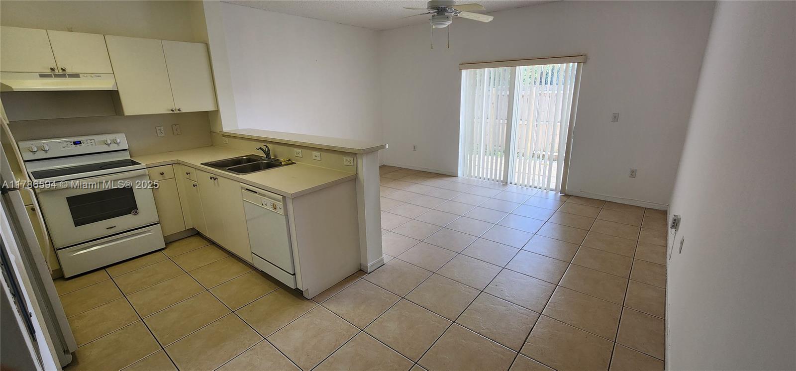 2318 Se 23rd Ter 2318 Property Photo 17