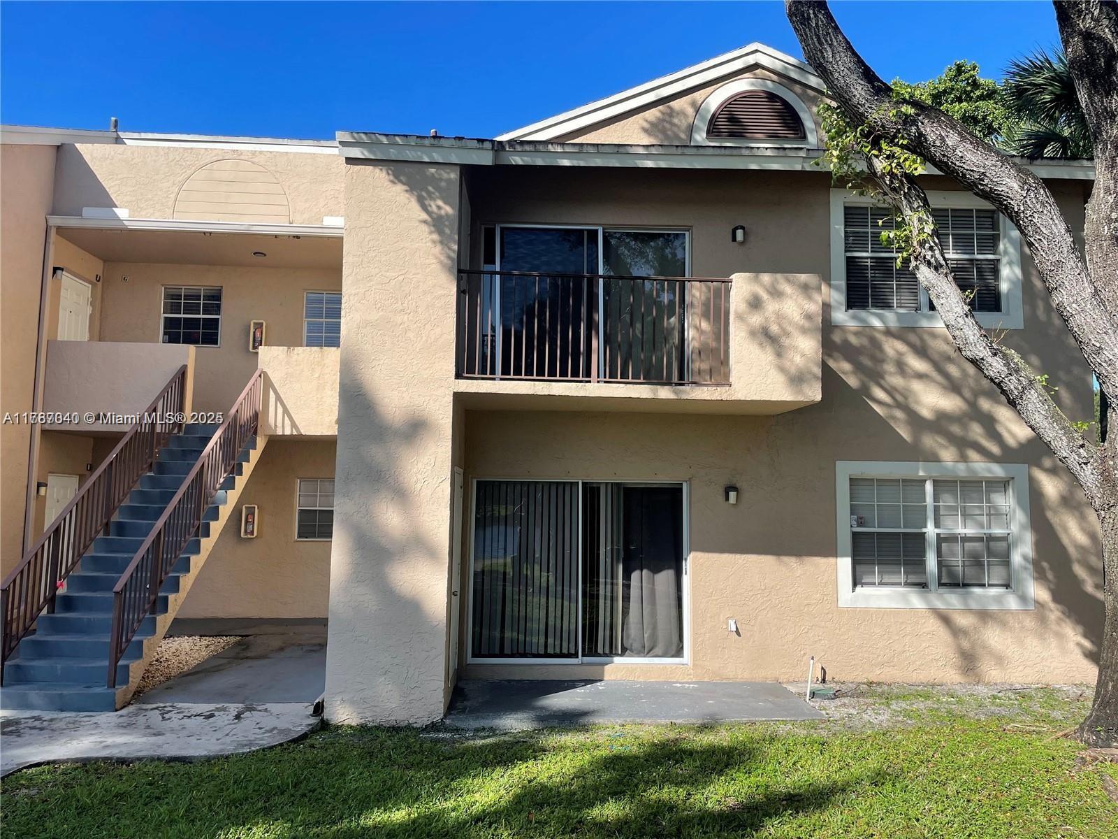 2421 Nw 96th Ter 20l Property Photo