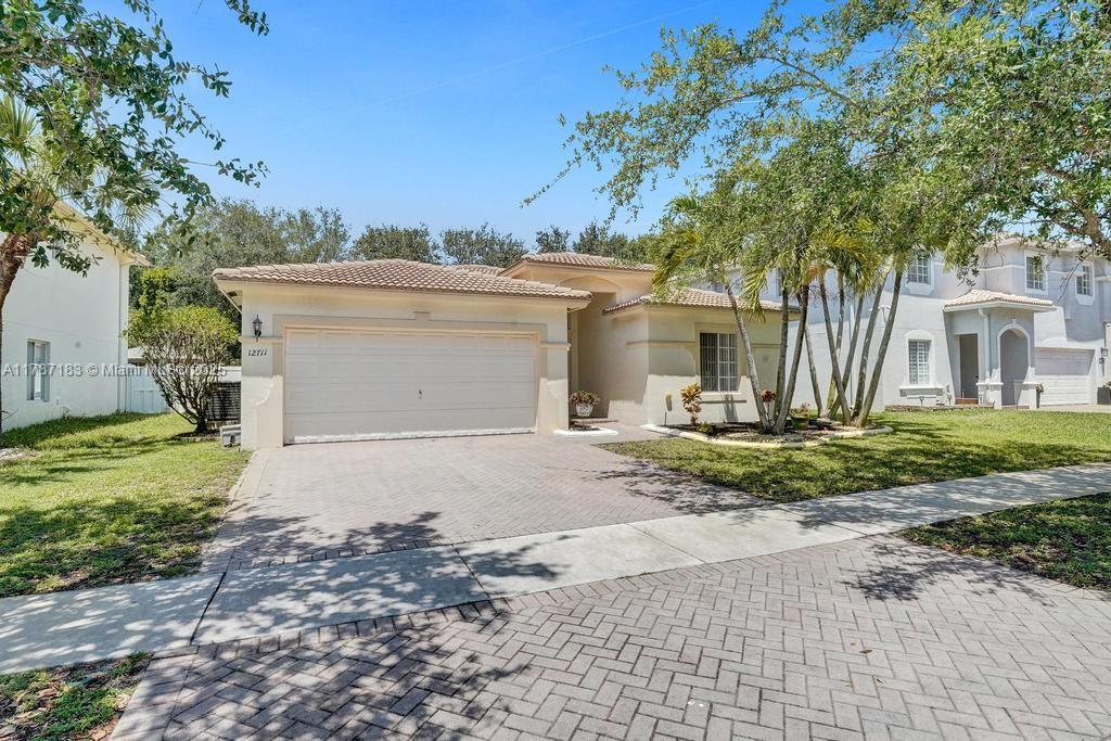 12711 Sw 45th Dr Property Photo
