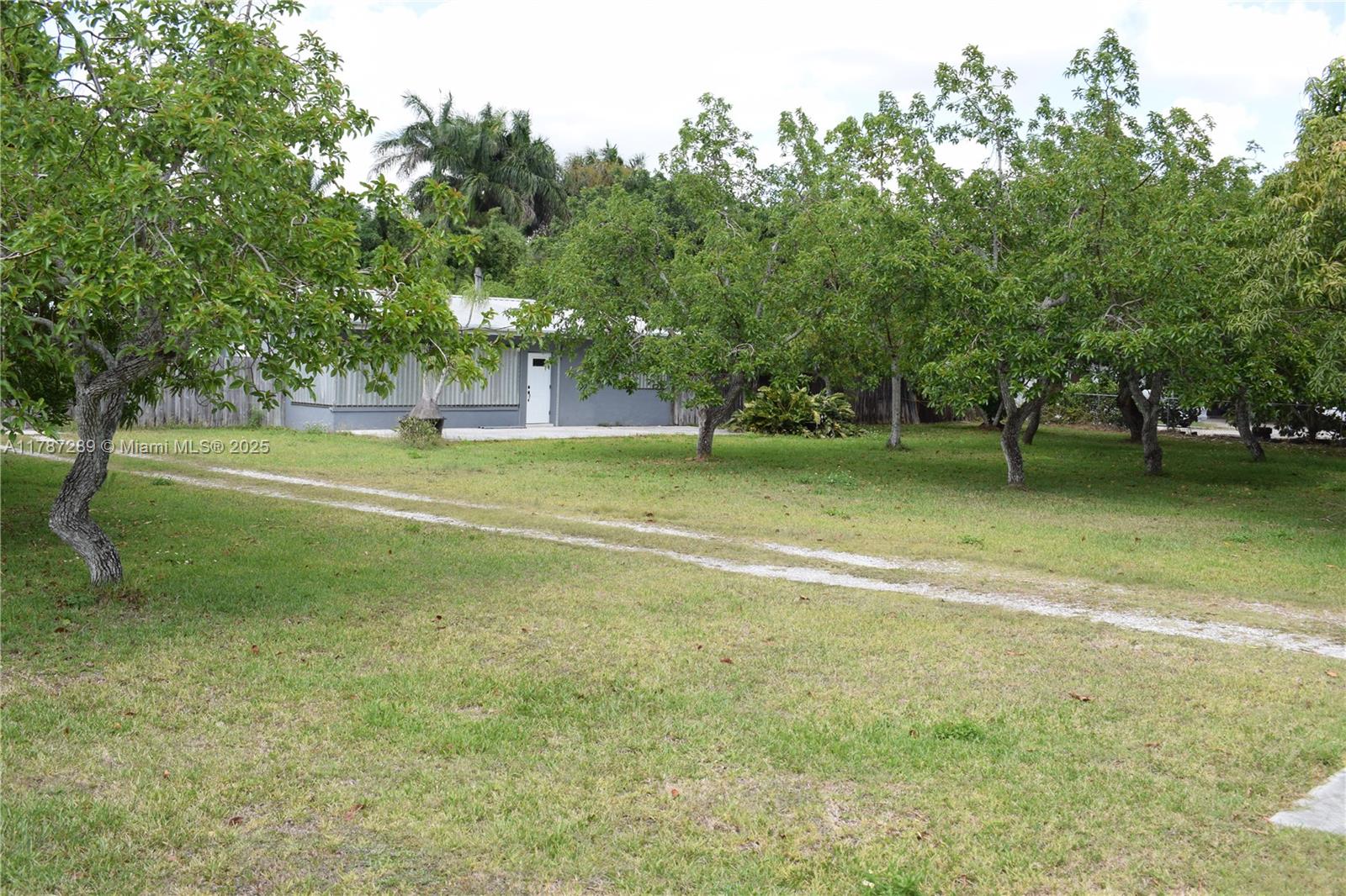 16635 Sw 236th St Property Photo 3