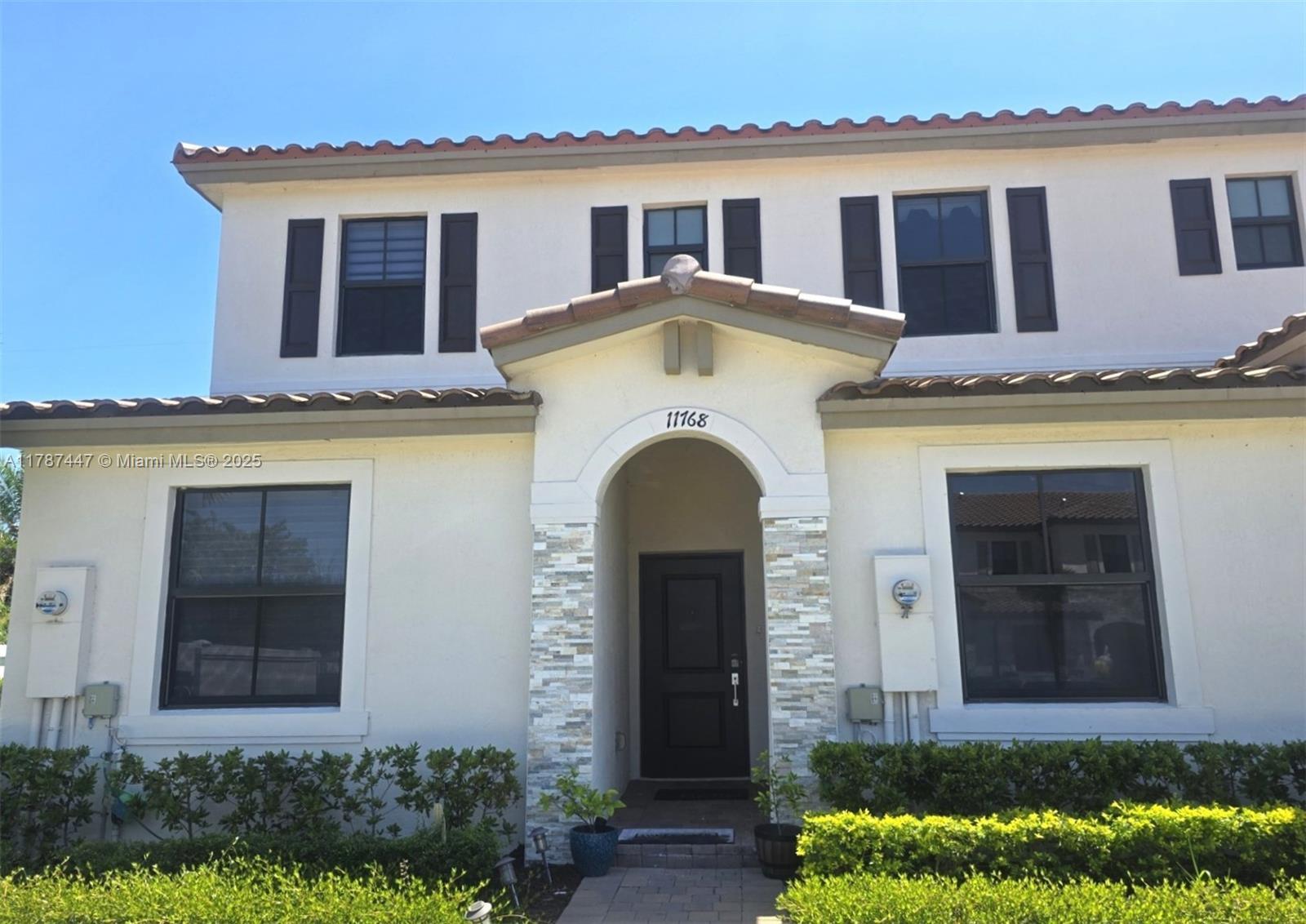 11768 SW 247th Ter 11768 Property Photo 1