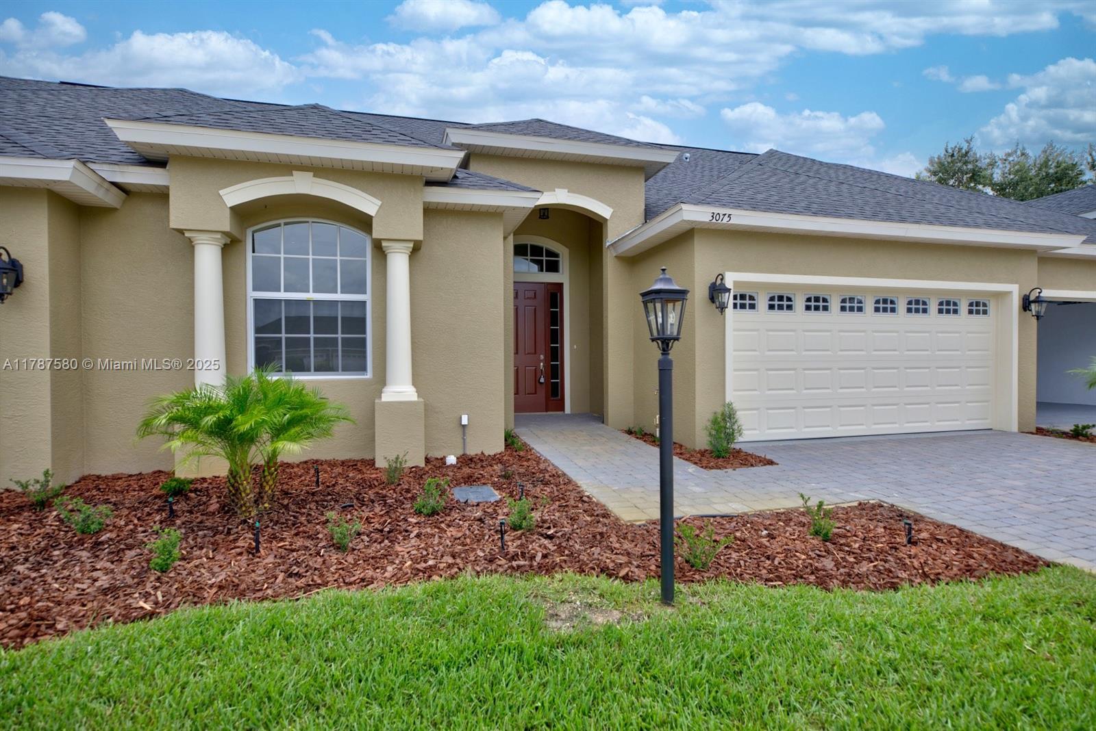 3075 Royal Oaks Court Property Photo
