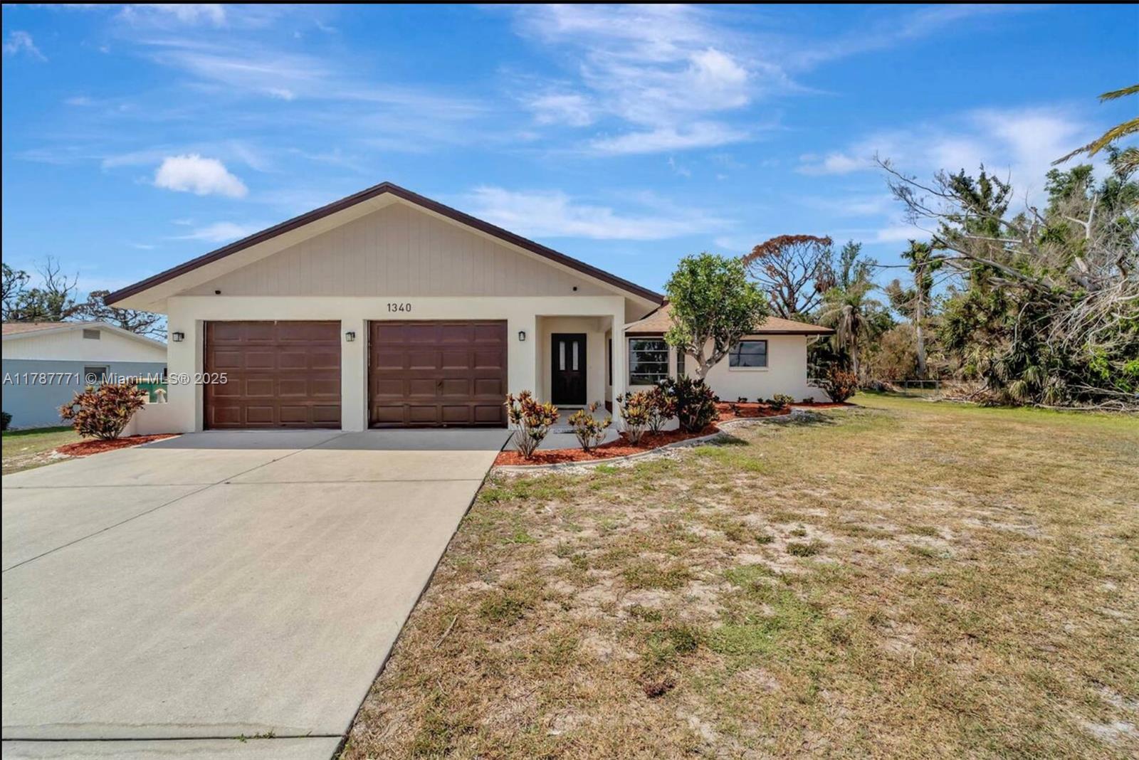 1340 Manor Property Photo