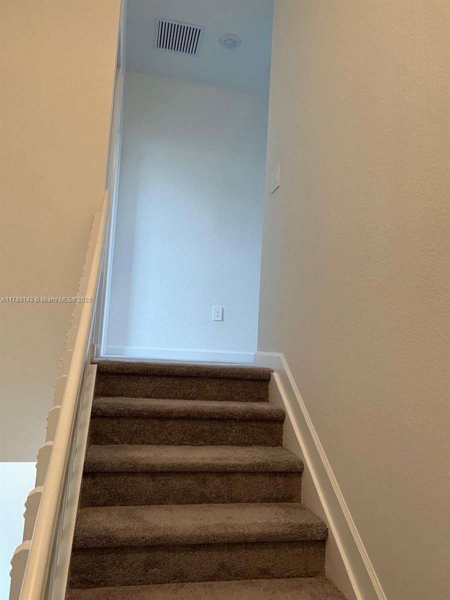 1676 Se 26th Ter Property Photo 27