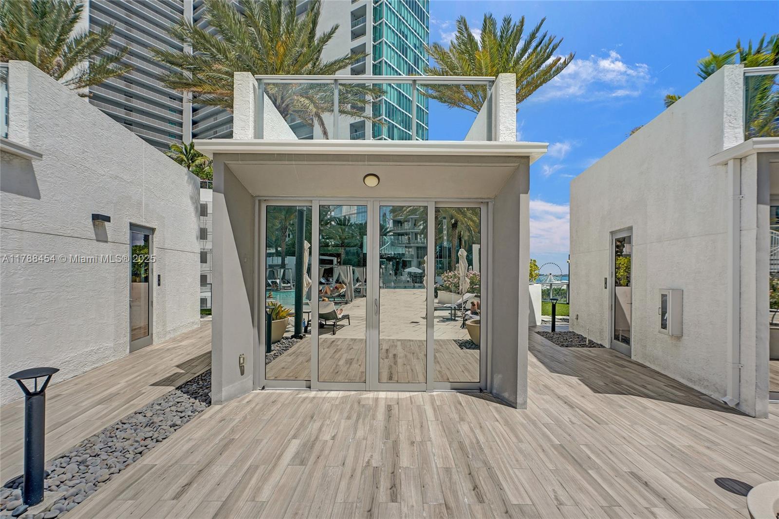 851 Ne 1st Ave, Cabana 7 Property Photo 1