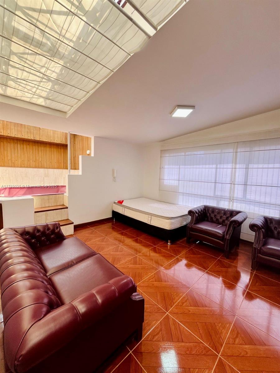 Carrera 12 90-41 602 Property Photo 17