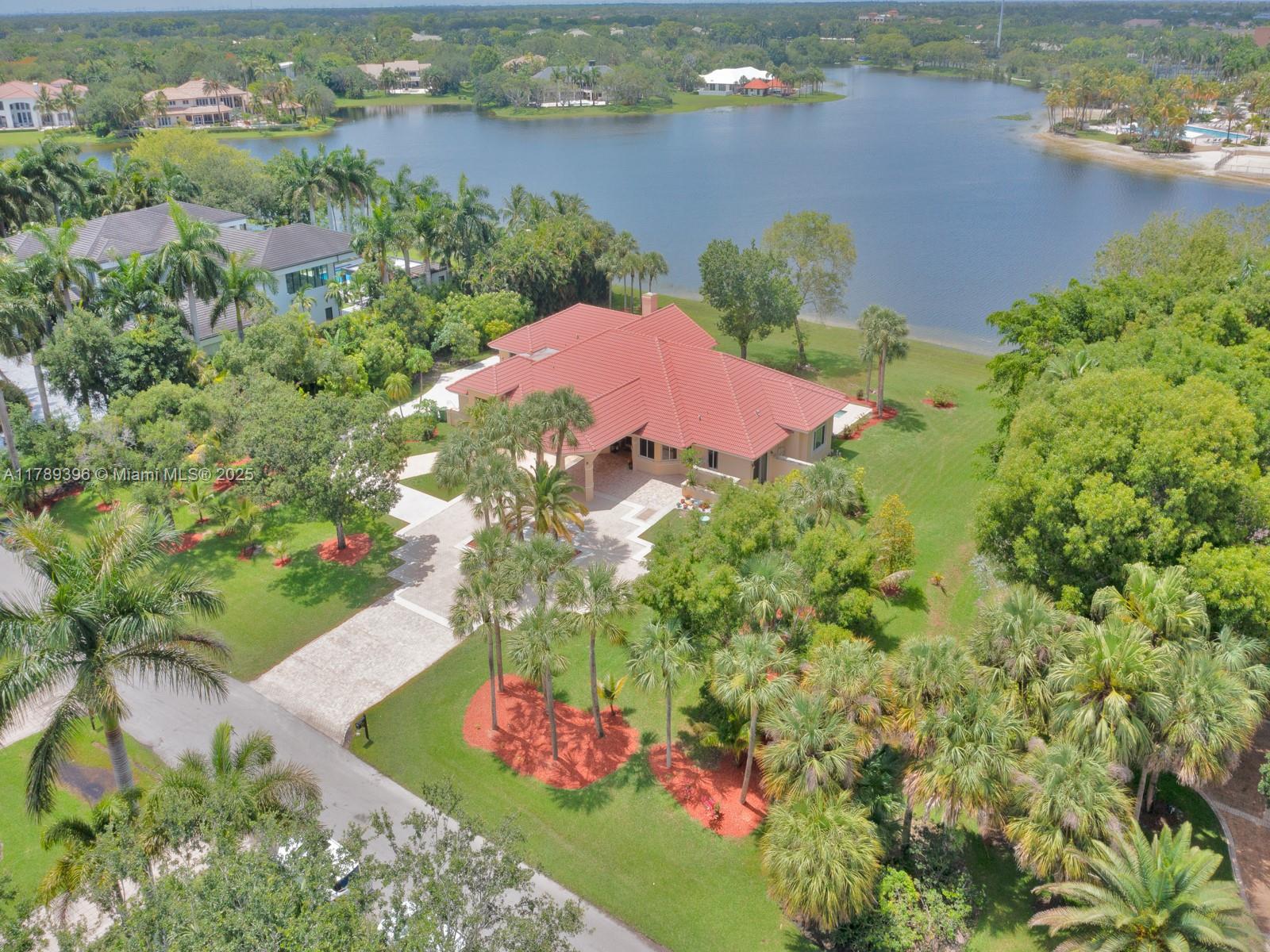 A11789396 Property Photo 1