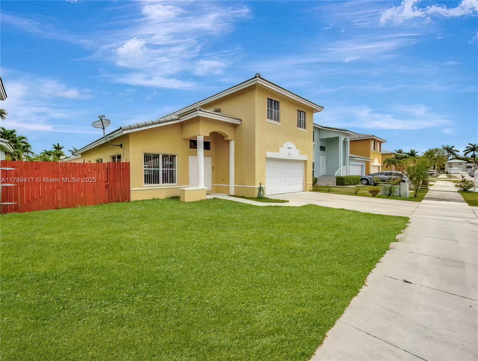 12113 SW 249th St Property Photo 1