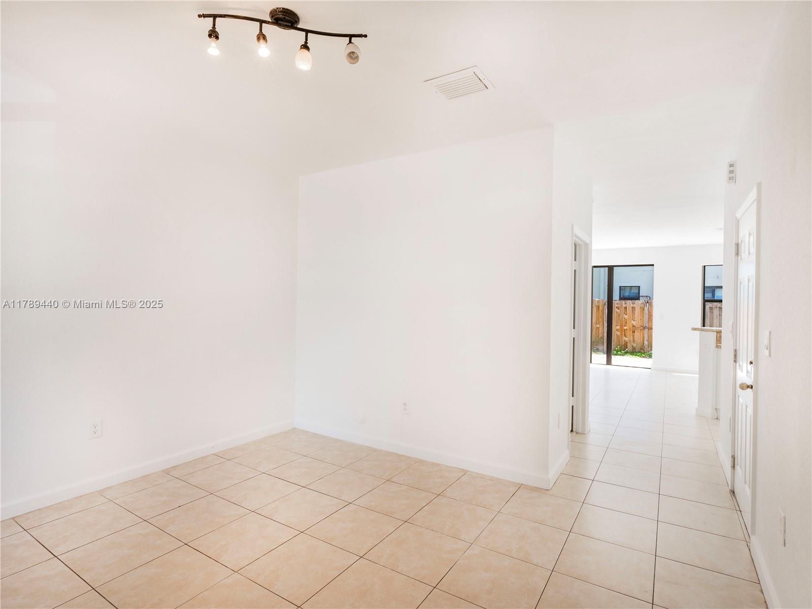 11382 Sw 236th St Property Photo 5