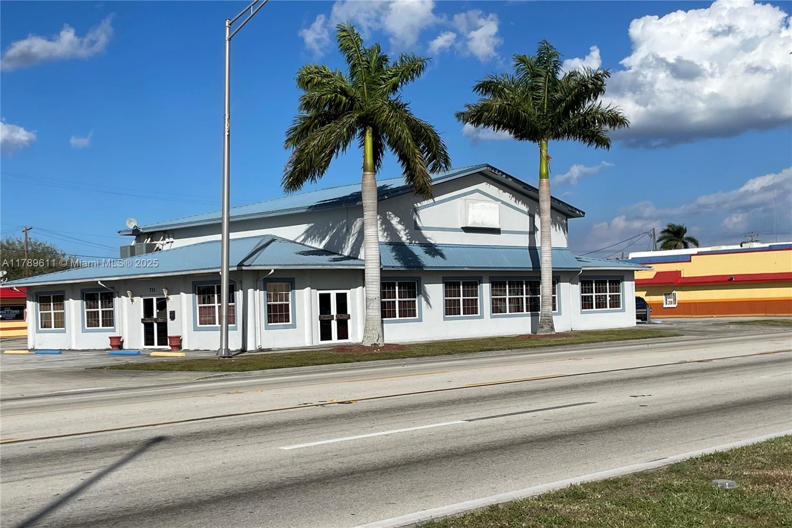 711 E Sugarland Hwy Property Photo