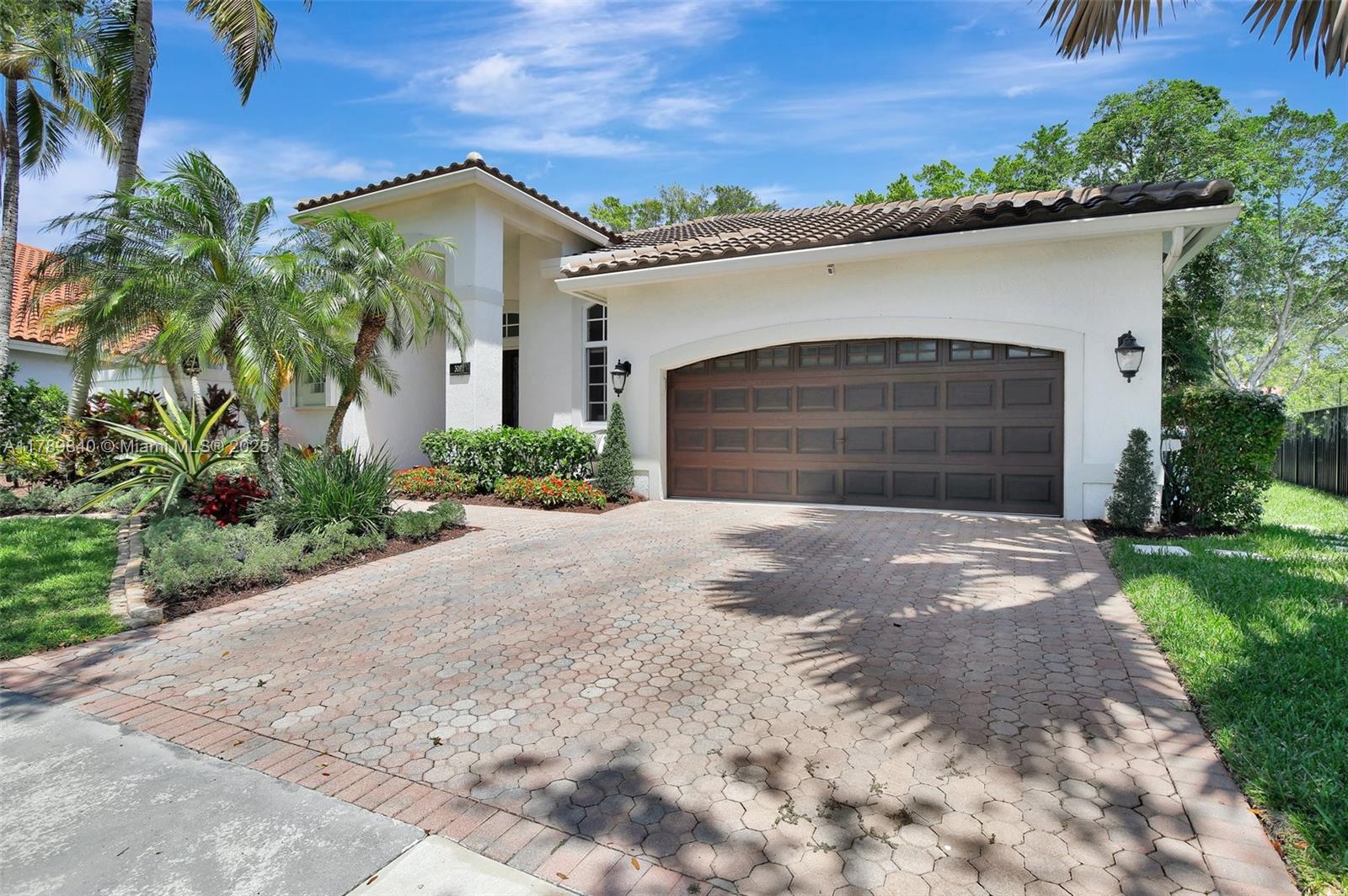 3082 Lakewood Cir Property Photo